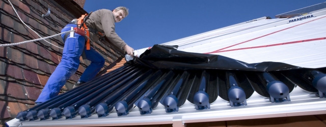 Effiziente Hochleistungs-Solarkollektoren benötigen weniger Fläche und ermöglichen eine größere Wärmeausbeute