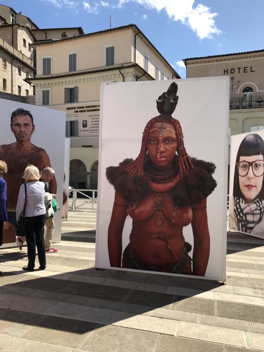 Design for Humanity . Fotoprojekt von Oliviero Toscani in Assisi